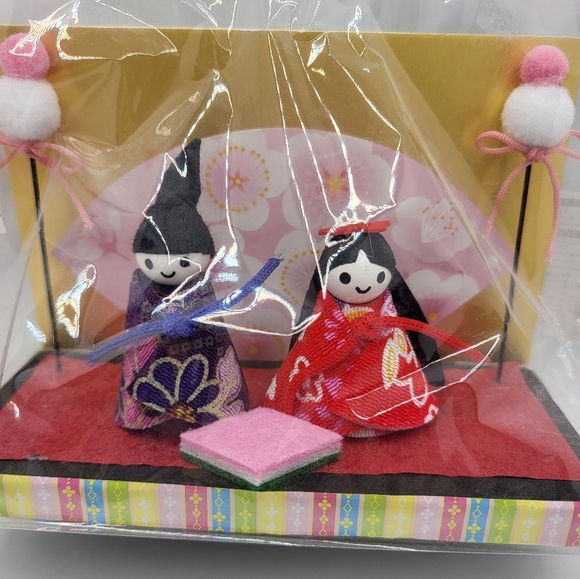 Japanese  Small Hinamatsuri Girls Day Dolls - Picture 2 of 2